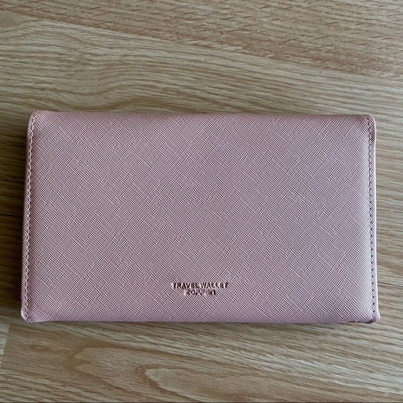 Zoppen Blush Pink Leather Travel Wallet - Picture 10 of 10